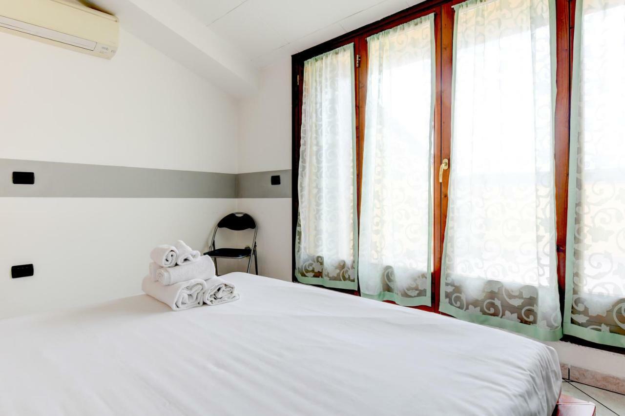 Sarno Apartments Caravaggio Sirmione Exterior foto